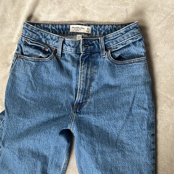 Abercrombie the Vintage Flare High Rise Curve Love size 26R - Like New - Picture 3 of 6